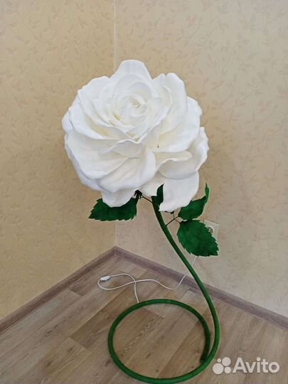 Торшер роза из изолона