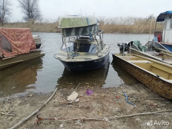 Лодка Москва 2 с каютой