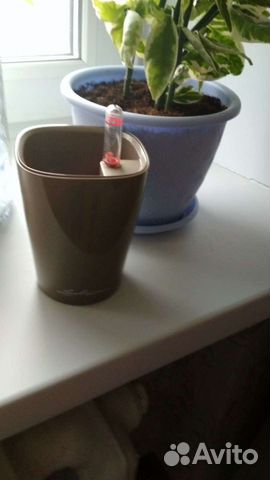 Кашпо для цветов с автополивом lehcuza