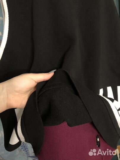 Жилетка спортивная женская оверсайз с капюшоном