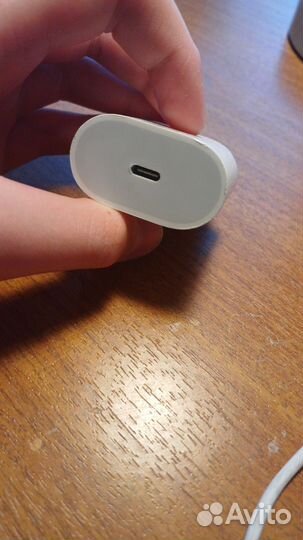 Зарядка на iPhone 20w