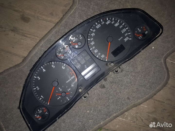 Щиток приборов Volkswagen Passat B5