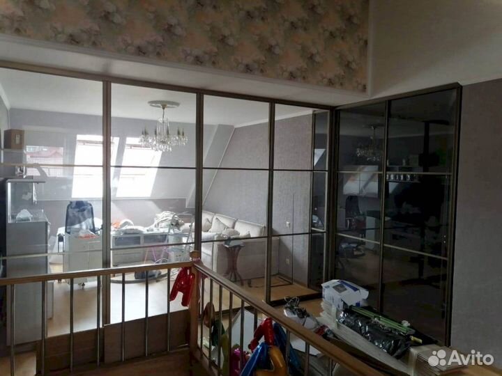 Стеклянная перегородка