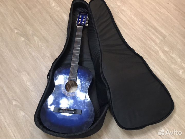 Гитара с чехлом