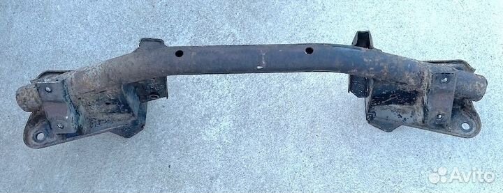 Балка двигателя передняя Хендай H-1 2005г 2.5л