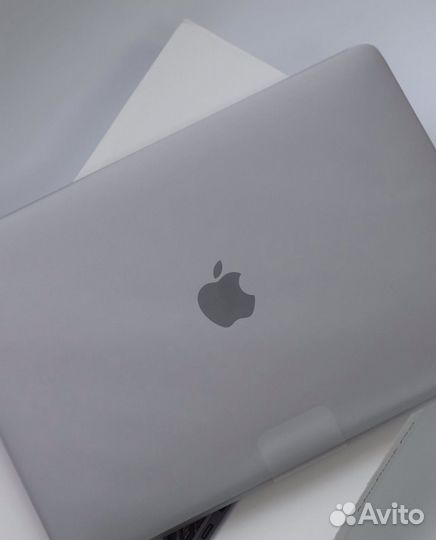 MacBook Pro 13 2020 i5