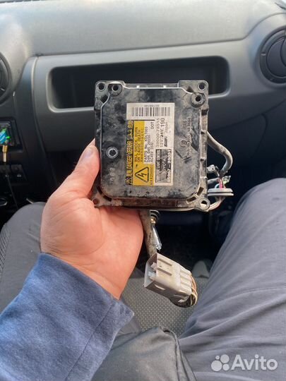 Продаю блок на фару Lexsus Rx350