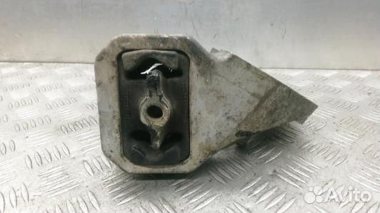 Подушка двигателя дизельная jeep grand cherokee WK