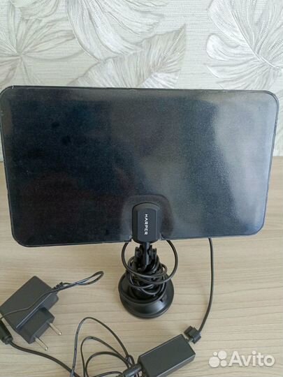 Антенна комнатная с усилителем