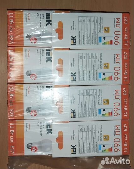 Светодиодная лампочка IEK 11Вт E27 (теплый свет)