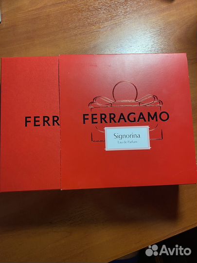 Парфюмерная вода Ferragamo Salvatore Signorina