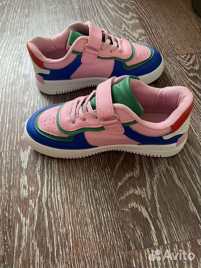 Кроссовки для девочки