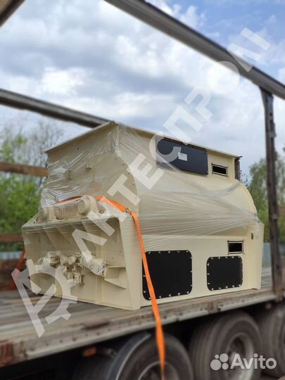 Смеситель для комбикормов горизонтальный