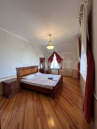 Комната 45 м², 1/3 эт.