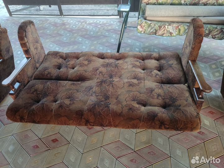 Диван книжка раскладной б/у и 2 кресла б/у