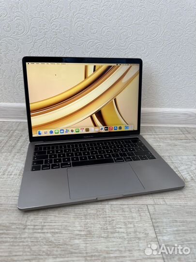 Macbook Pro 13 2019 512gb i7