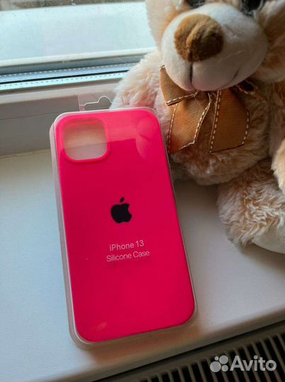 Чехол на iPhone 13