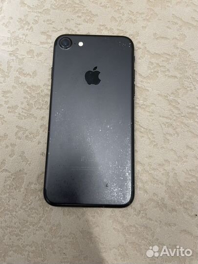 Телефон iPhone 7