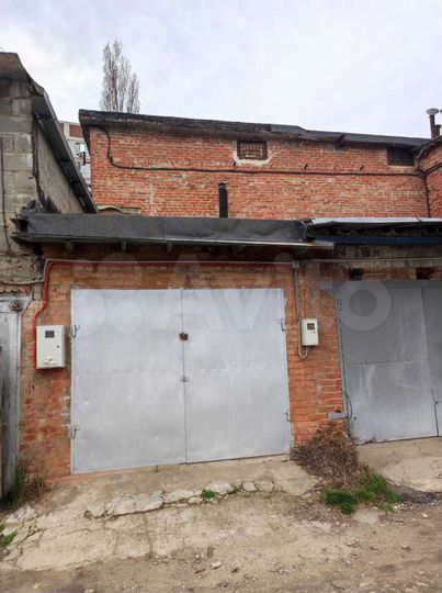 Гараж, > 30 м²