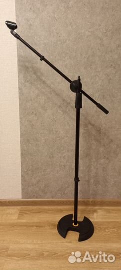 Стойка для микрофона прямая Hercules с журавлем