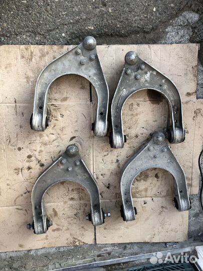 Передние Верхние Рычаги Мерседес Е211