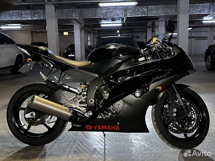 Yamaha R6 2011 (ODO 2000km)