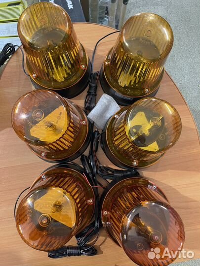 Проблесковый маяк желтый