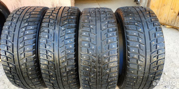 Kumho I'Zen KW22 215/55 R16 97T