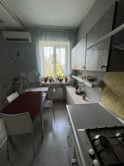 2-к. квартира, 53 м², 4/4 эт.