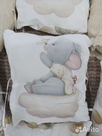 Бортики в детскую кроватку, плюс подушка