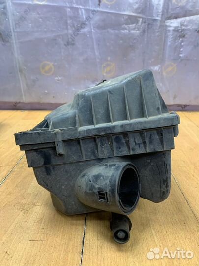 Корпус воздушного фильтра Opel Astra H Z16XER