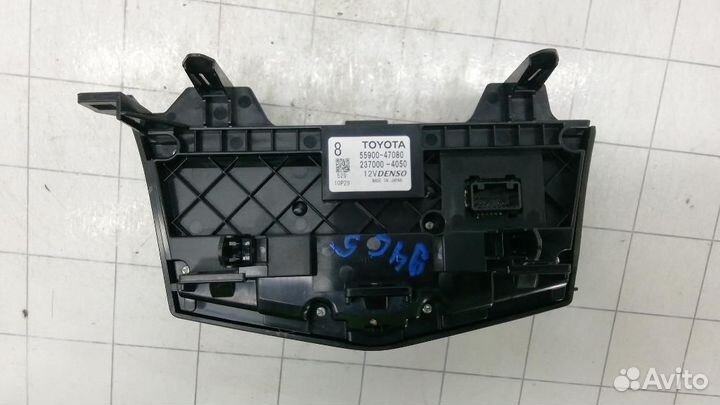 Блок управления климатической установкой Toyota Pr