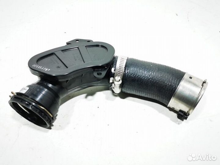 Патрубок интеркулера Land Rover Discovery 5 2020