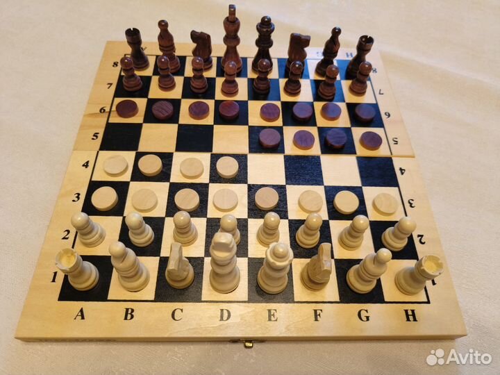 Шахматы и дорожные шахматы