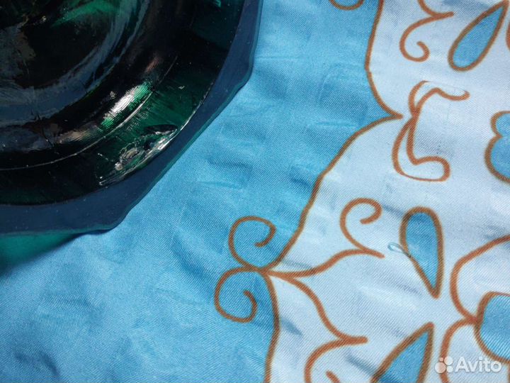 Старинный стеклянный подсвечник