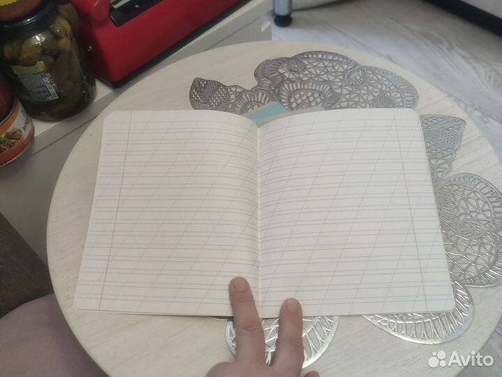 Тетрадь в косую линейку 12 листов