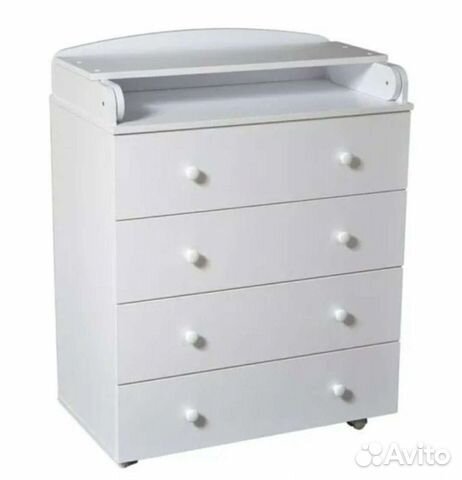 Комод с пеленальным столом на колесах