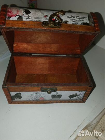 Деревянная шкатулка-сундучек для мелочей