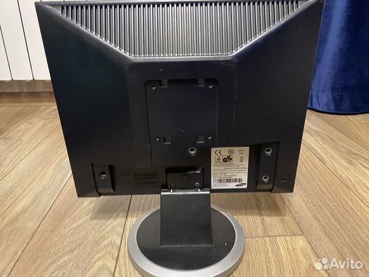 Монитор 17'' Samsung SyncMaster 740N