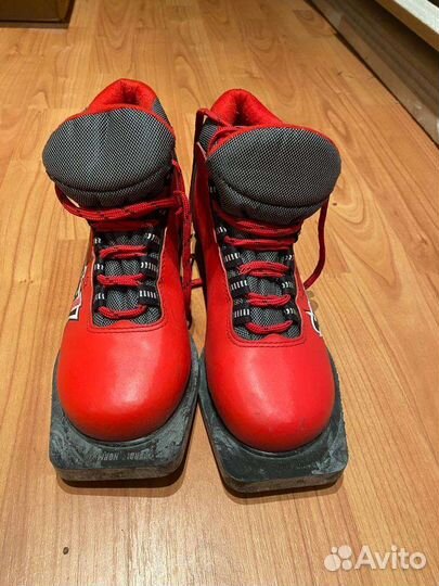 Лыжные ботинки классические