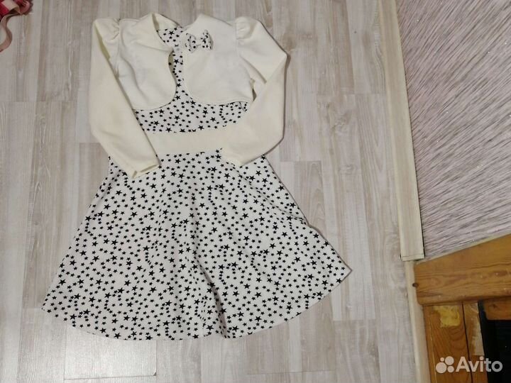 Платье на девочку 8-9