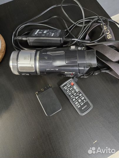 Видеокамера Sony HDR-HC1E