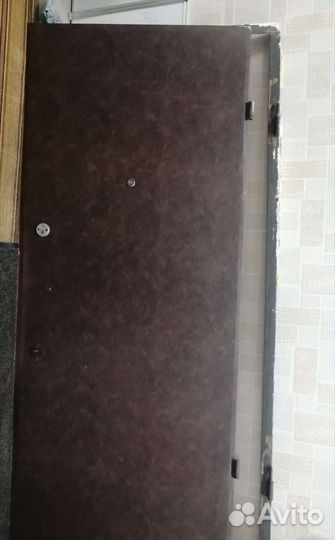 Дверь входная металлическая с каркасом
