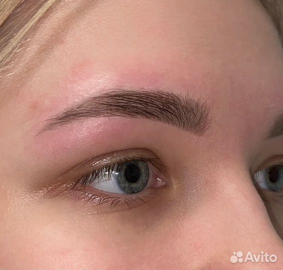 Модели на брови