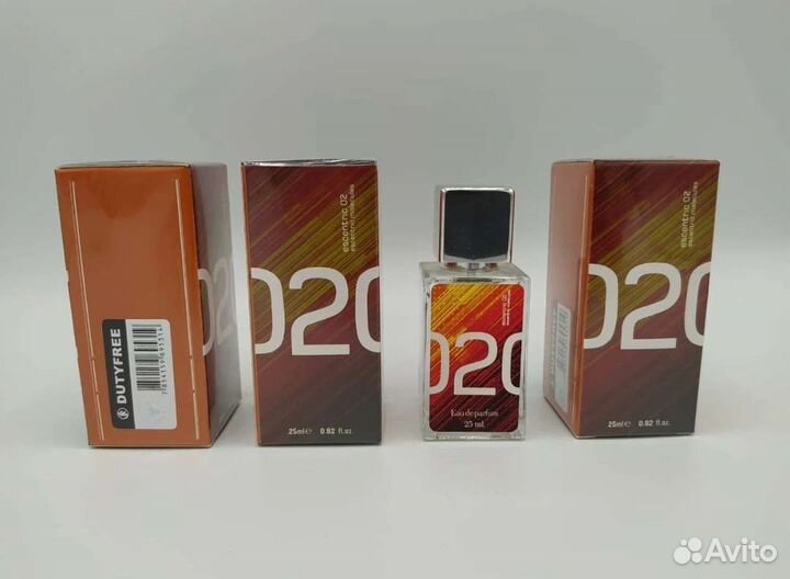 Escentric molecules 01