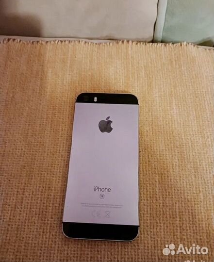iPhone SE, 32 ГБ