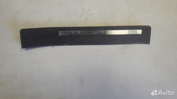 Накладка порога внутренняя задняя левая