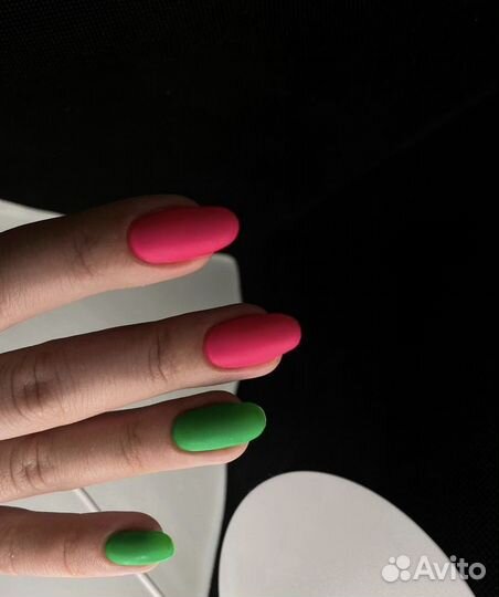 Маникюр с покрытием гель-лаком