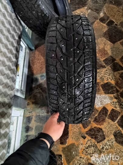 Tigar SUV Ice 215/60 R17 100