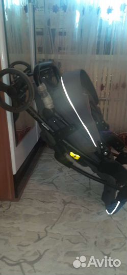 Прогулочная коляска